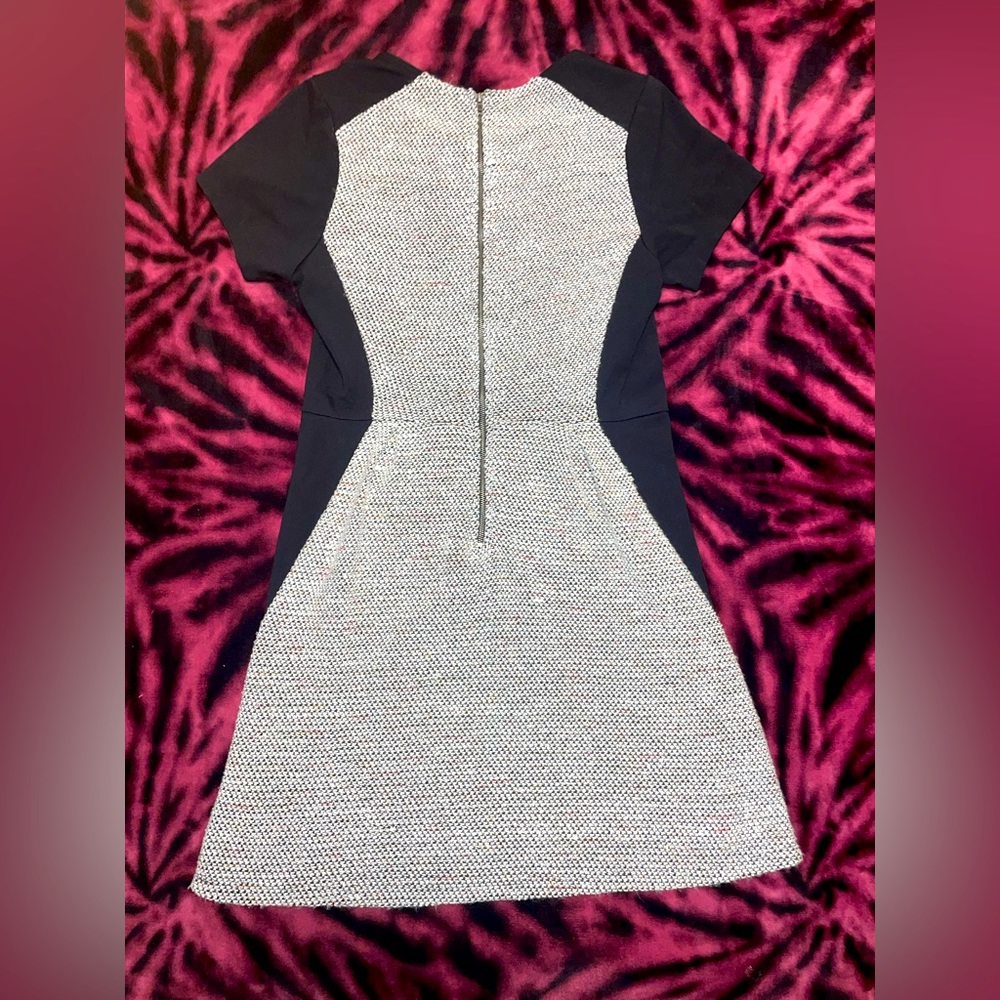 Color block dress - Picture 2 of 3